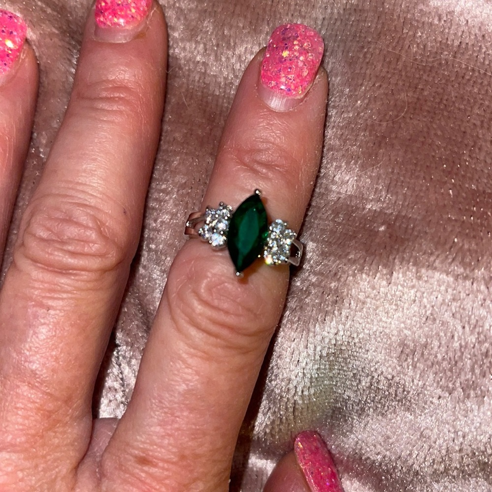 fragrant jewels silvertone green ring size 6